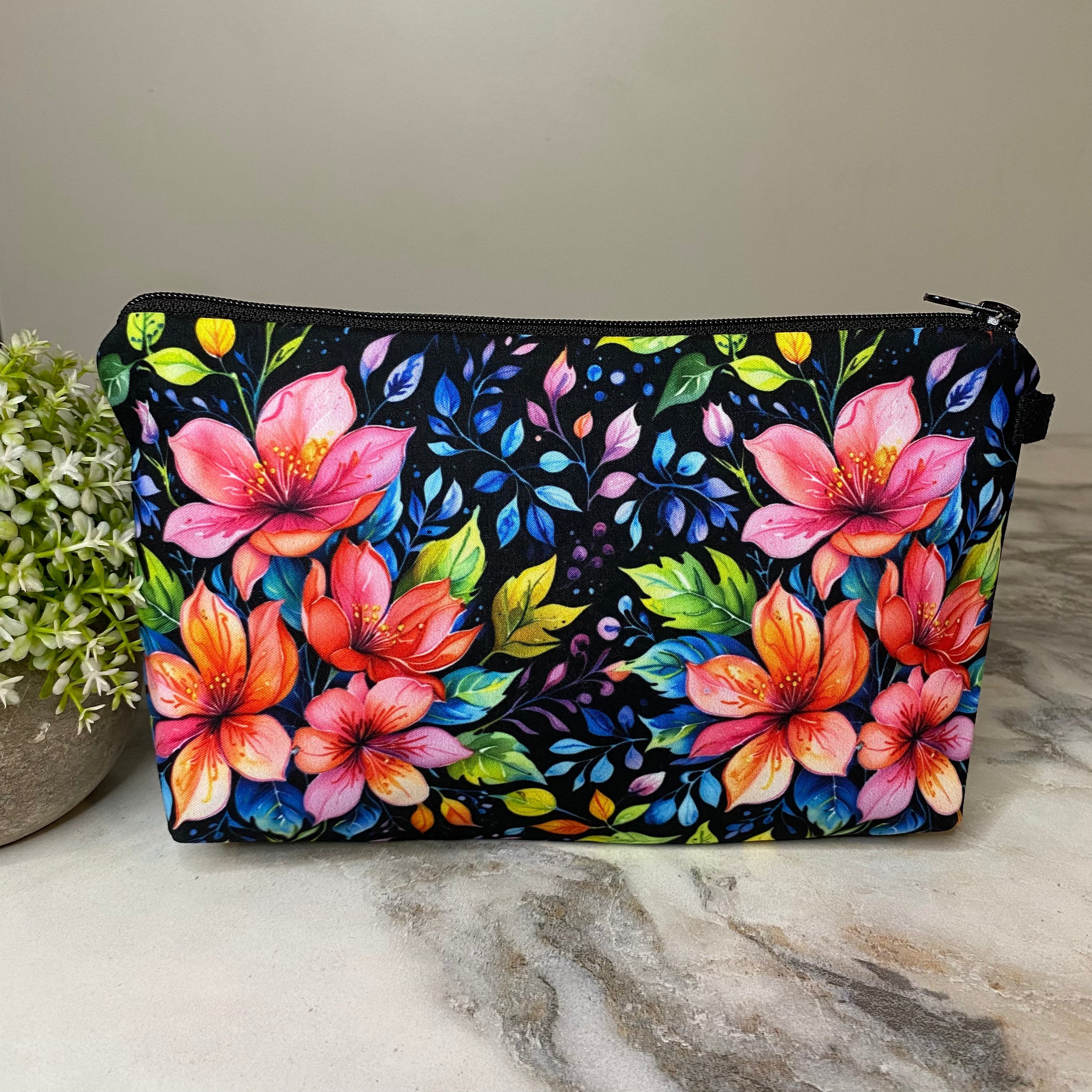 Pouch - Neon Flowers Leaves