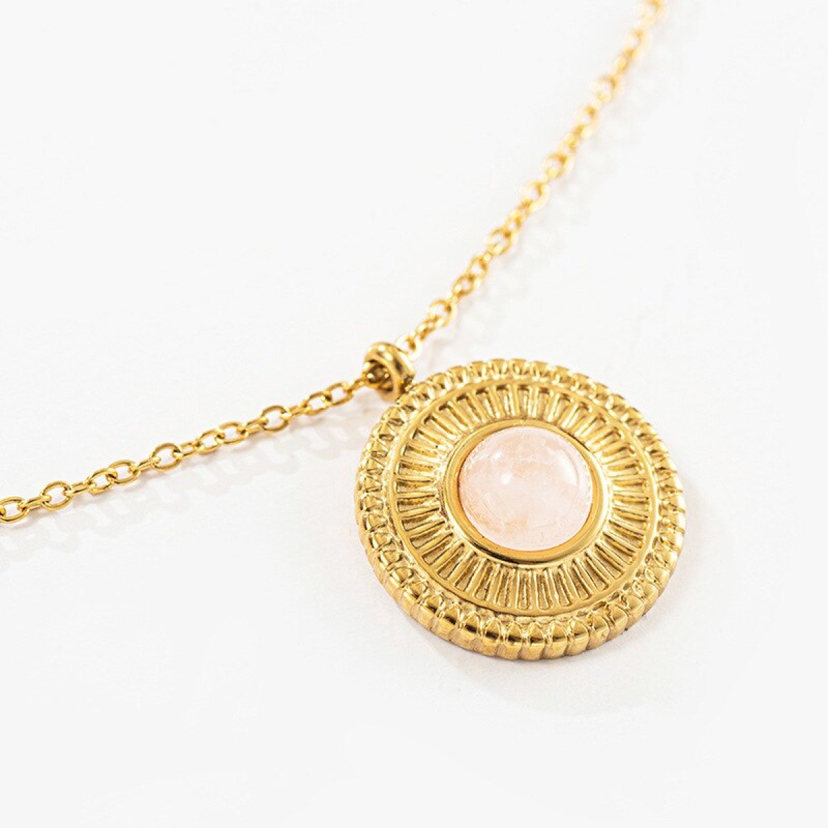Retro Texture Rose Quartz Round Pendant Collar Necklace